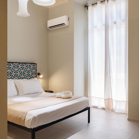 Almica24 Hotel Bari Bagian luar foto