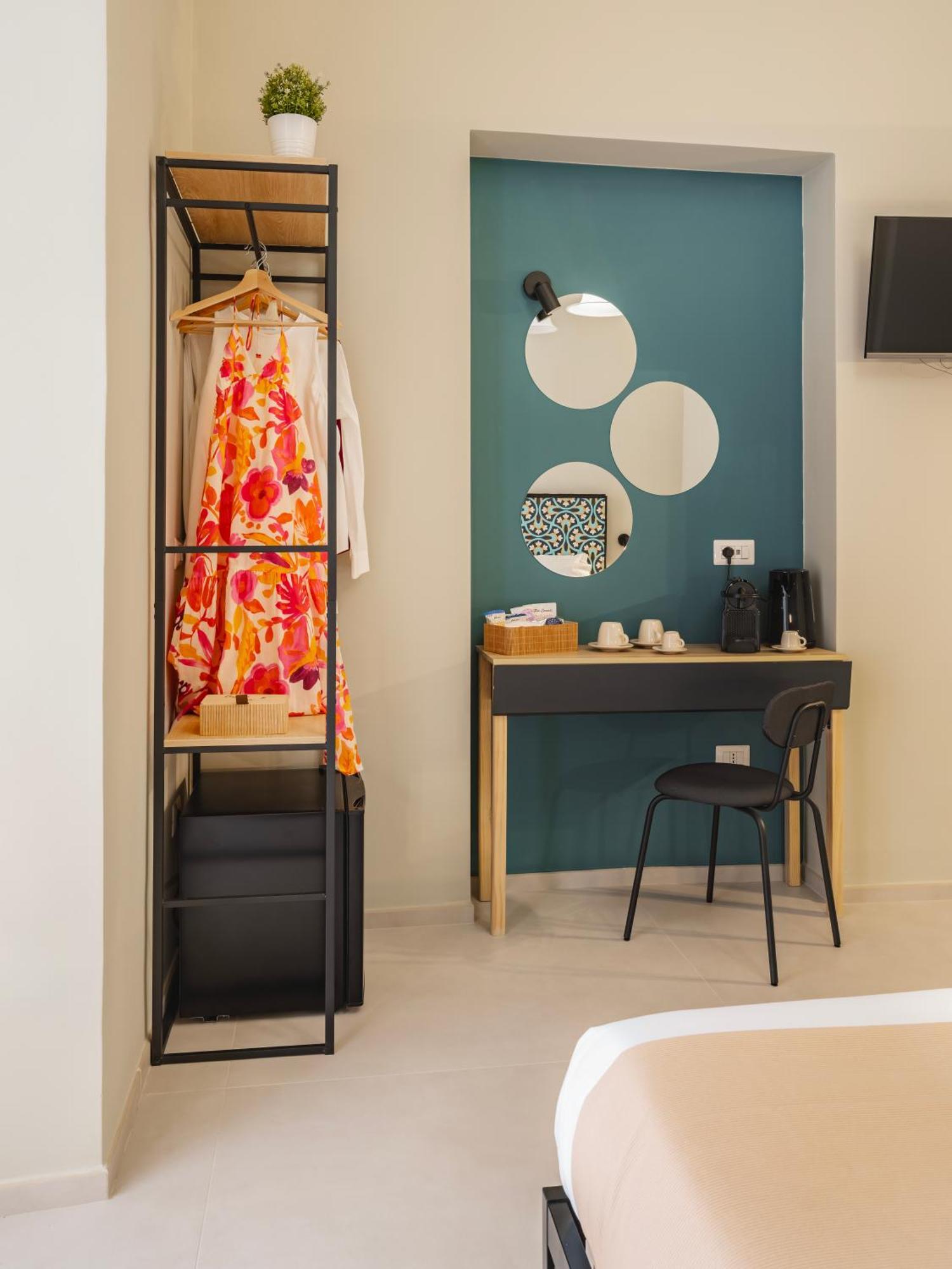 Almica24 Hotel Bari Bagian luar foto