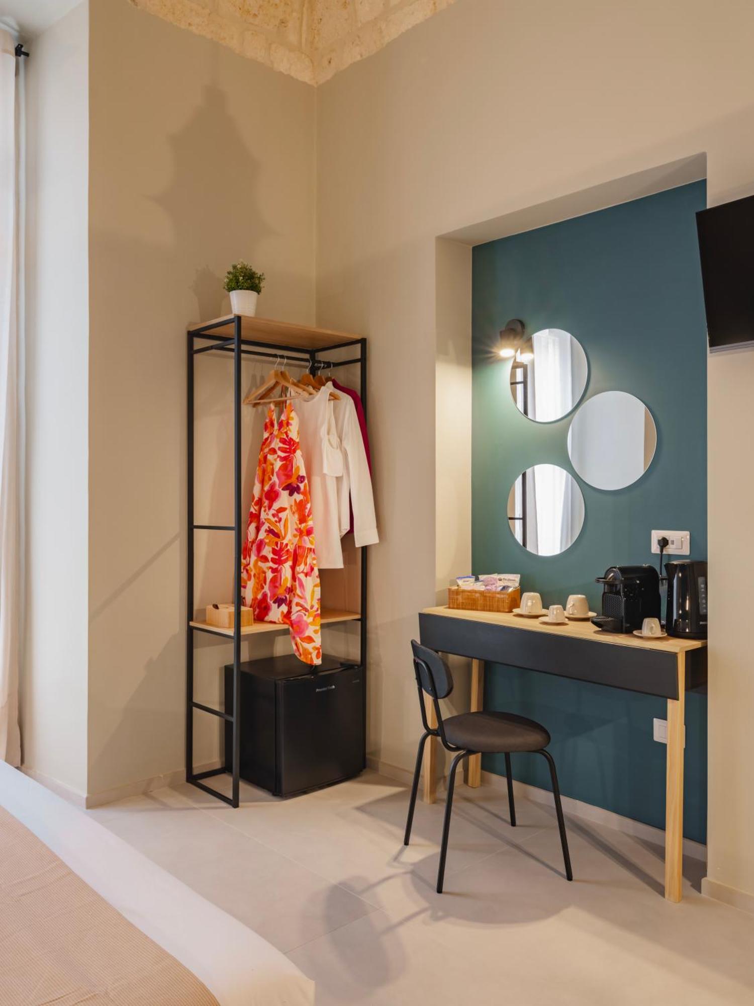Almica24 Hotel Bari Bagian luar foto