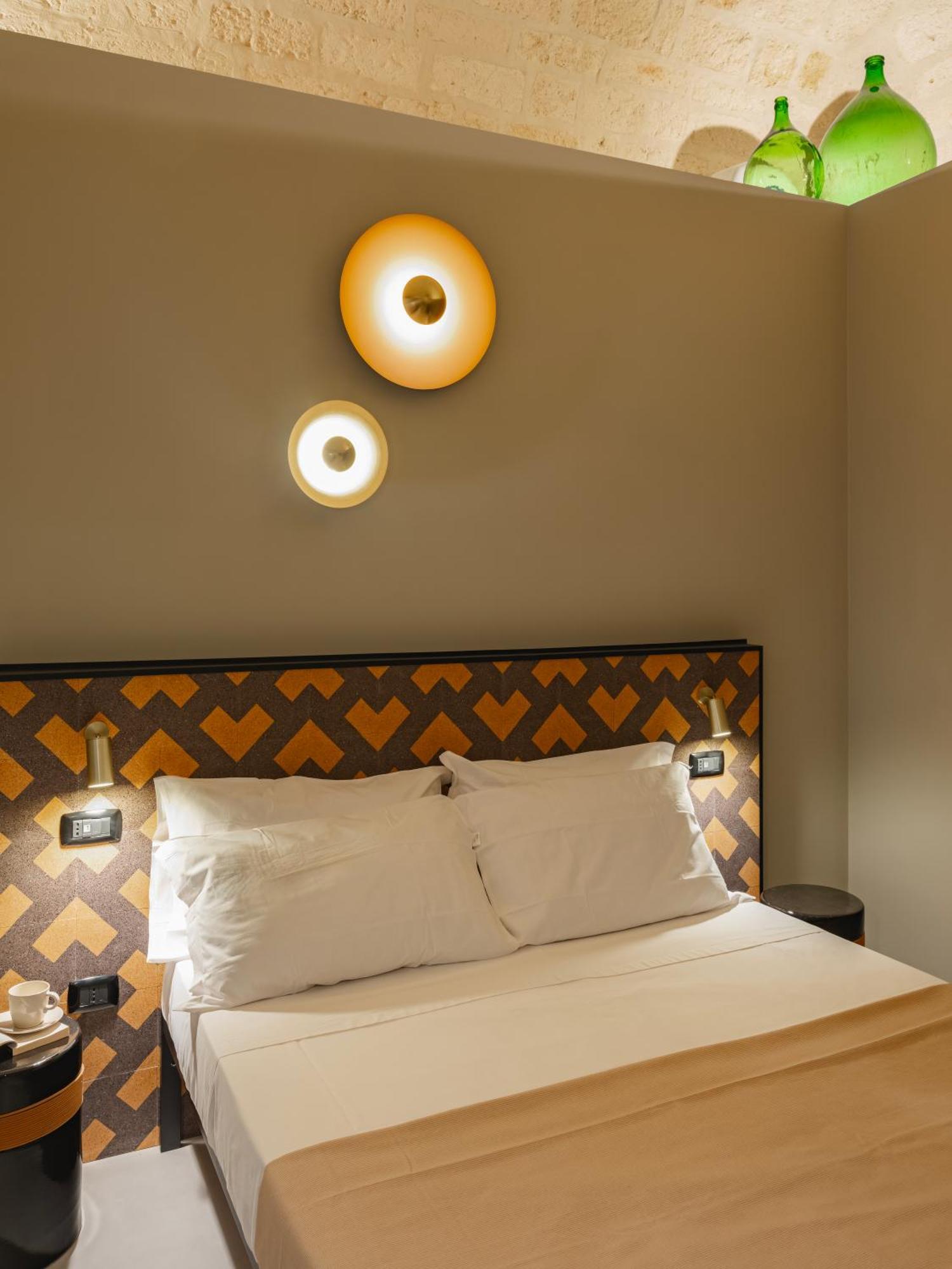 Almica24 Hotel Bari Bagian luar foto