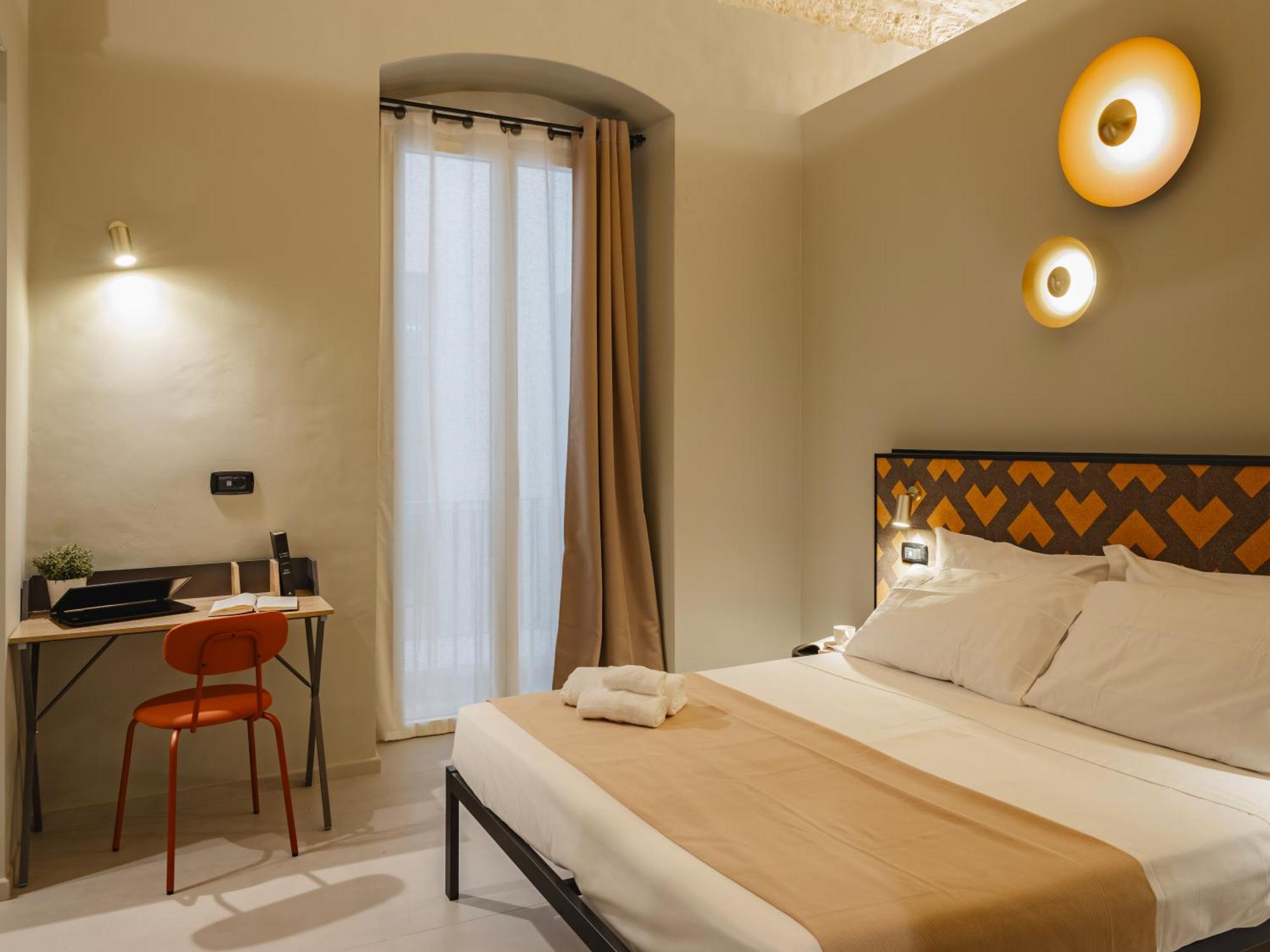 Almica24 Hotel Bari Bagian luar foto