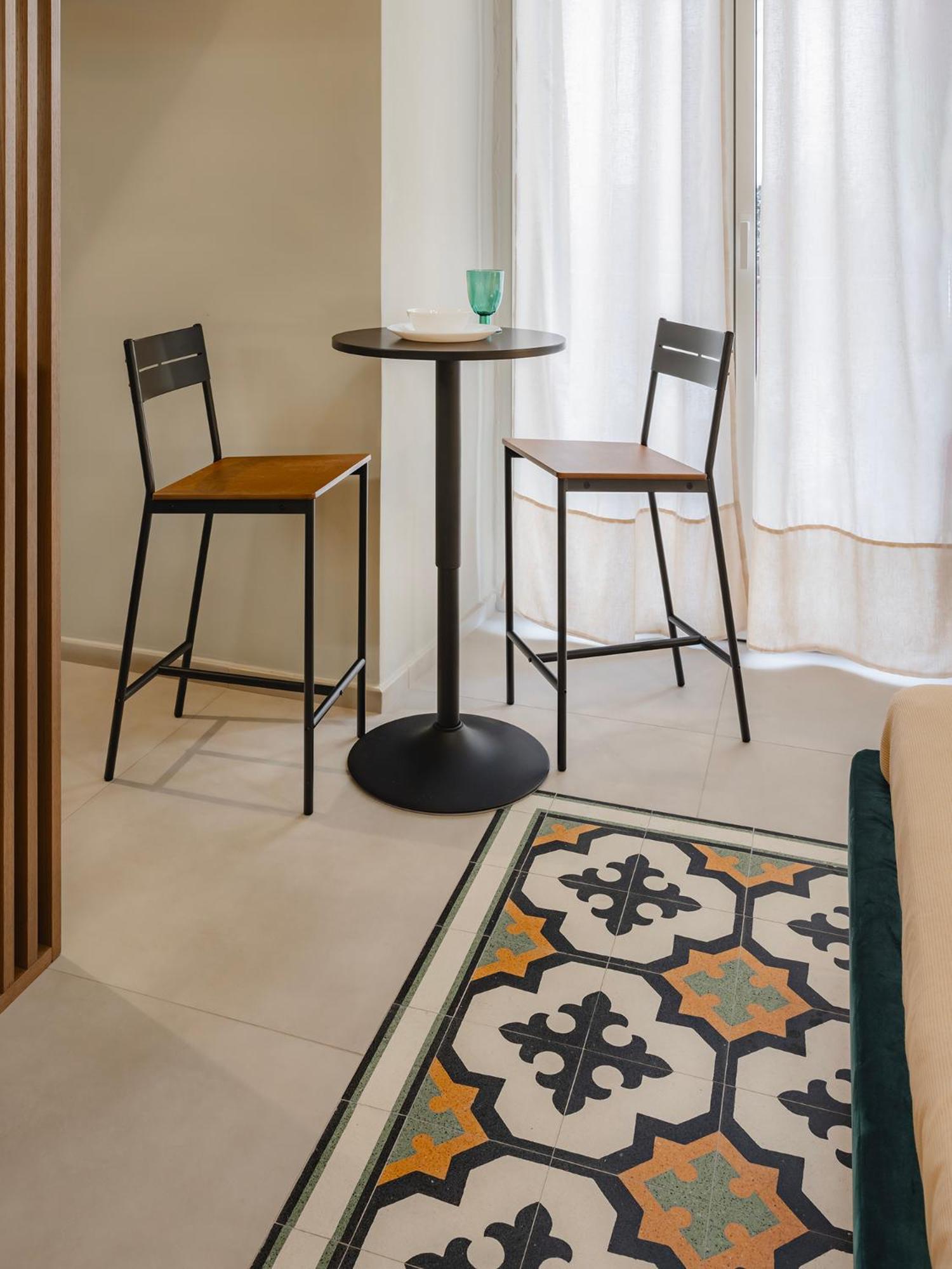 Almica24 Hotel Bari Bagian luar foto
