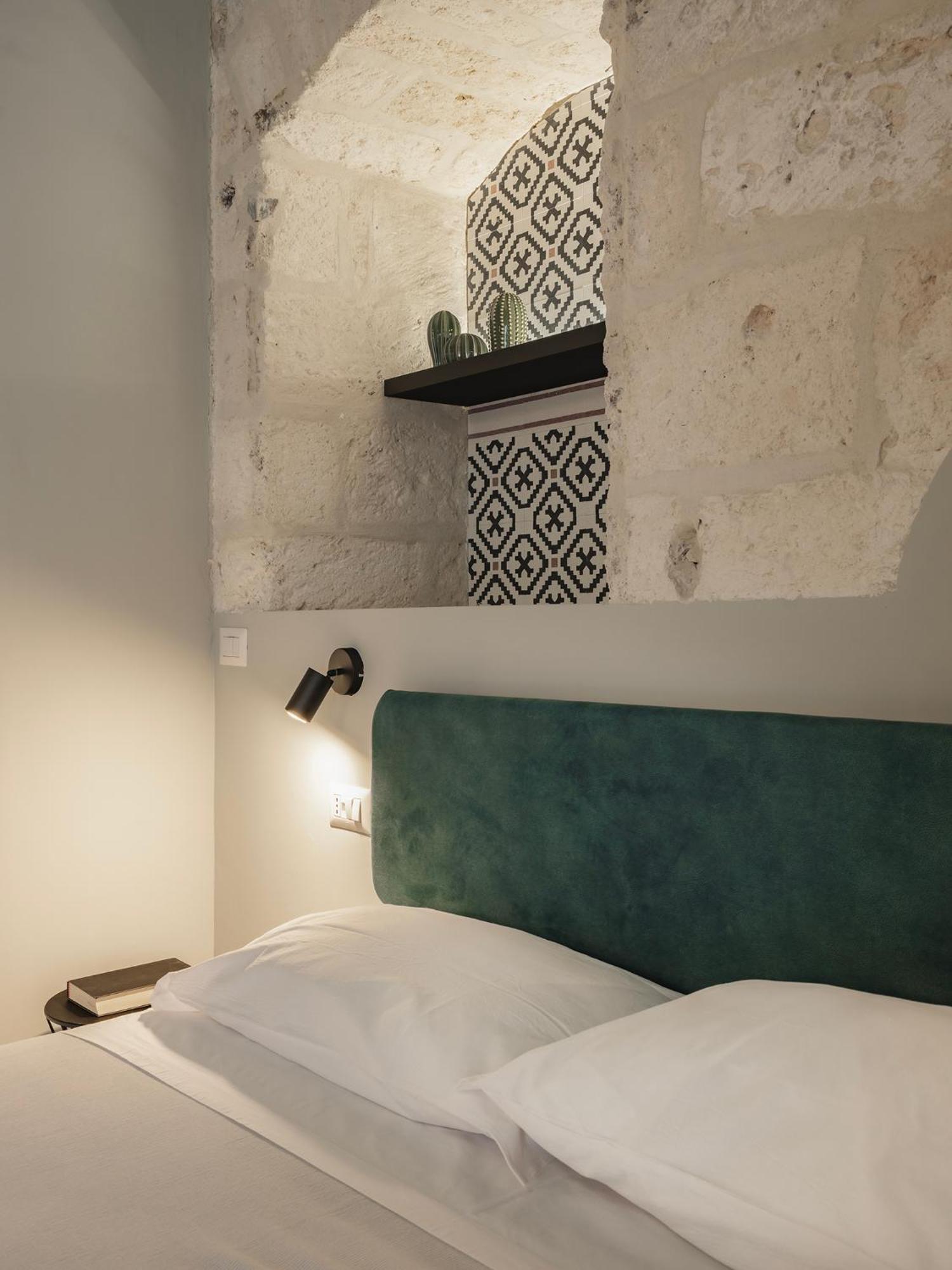 Almica24 Hotel Bari Bagian luar foto